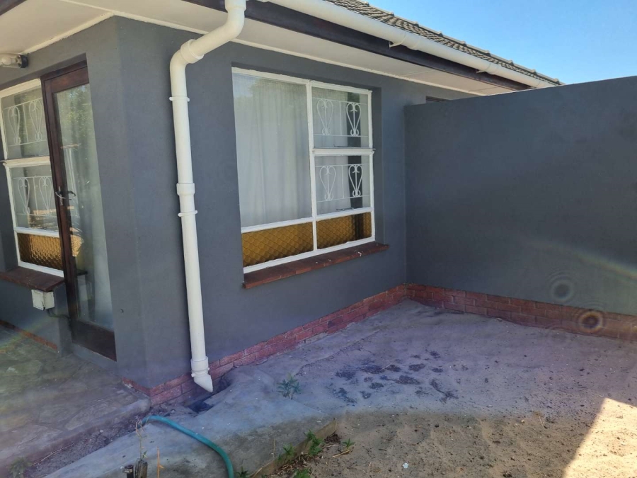 To Let 4 Bedroom Property for Rent in Tygerdal Western Cape